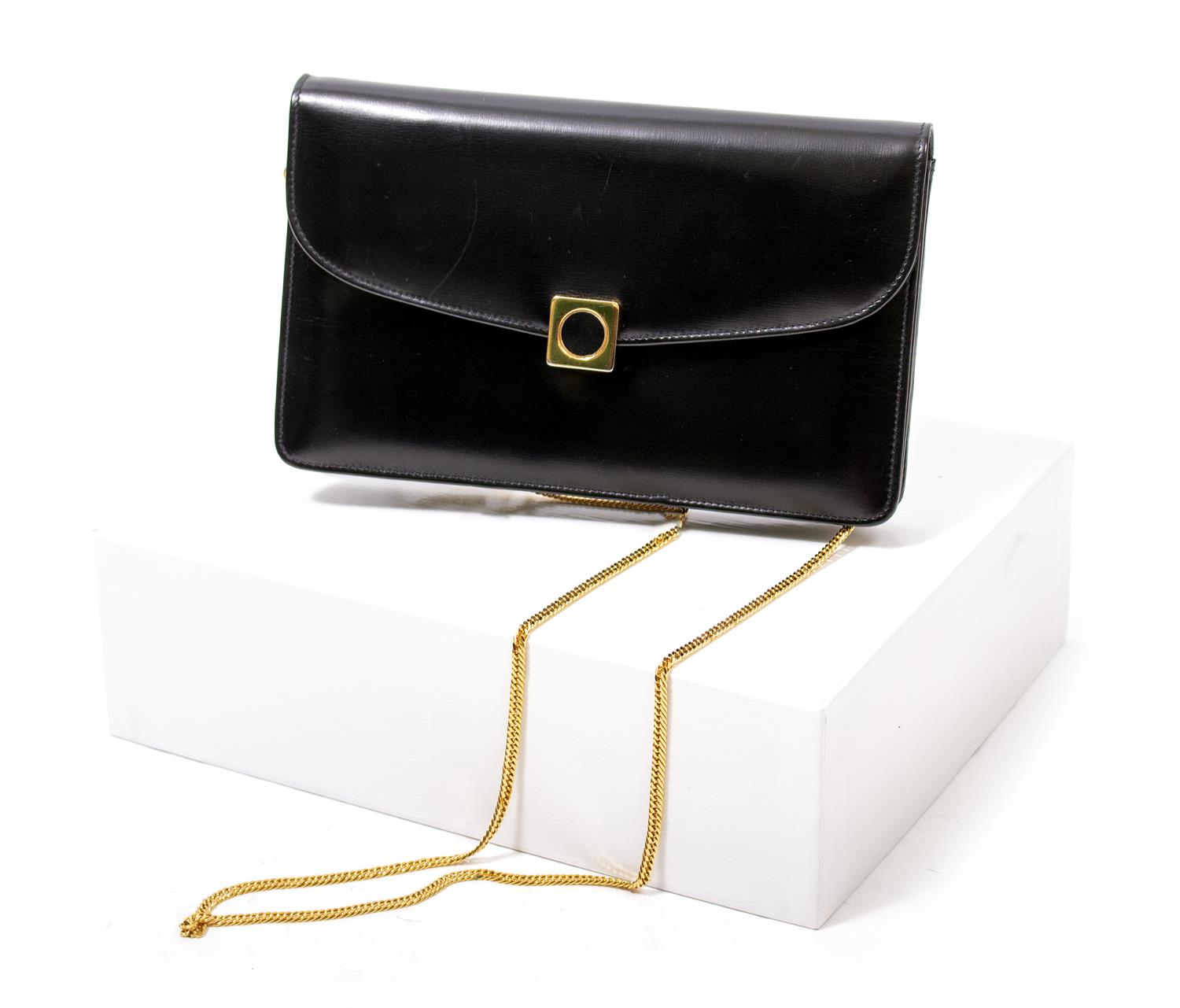 Lot 240 - A LAUNER OF LONDON LADIES BLACK LEATHER HANDBAG