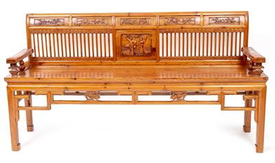 Lot 425 - A CHINESE PINE BENCH