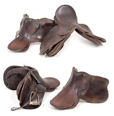 Lot 434 - A SELECTION OF SANKEY AND OTHER LEATHER HORSES SADDLES