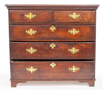 Lot 440 - AN 18TH CENTURY OAK CHEST