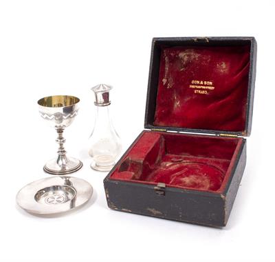 Lot 535 - A SILVER TRAVELLING COMMUNION SET