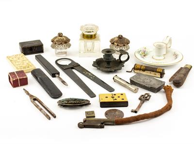 Lot 546 - A COLLECTION OF MISCELLANEOUS 19TH CENTURY AND LATER ITEMS