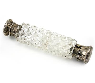 Lot 549 - A CUT GLASS DOUBLE ENDED SCENT BOTTLE