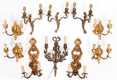 Lot 601 - A QUANTITY OF GILTWOOD AND PAINTED GILT METAL BRANCH WALL LIGHTS