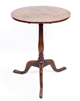 Lot 612 - A 19TH CENTURY OAK TRIPOD TABLE