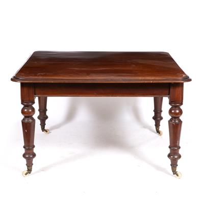 Lot 663 - A VICTORIAN MAHOGANY WIND OUT DINING TABLE