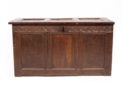 Lot 670 - A LATE 17TH CENTURY OAK COFFER