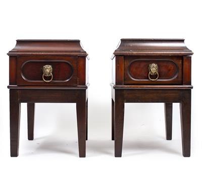 Lot 695 - A PAIR OF MAHOGANY BEDSIDE CHESTS