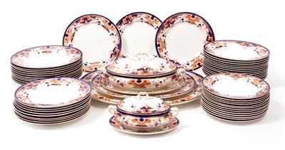 Lot 722 - A BOOTHS IMARI PATTERNED PART DINNER SERVICE