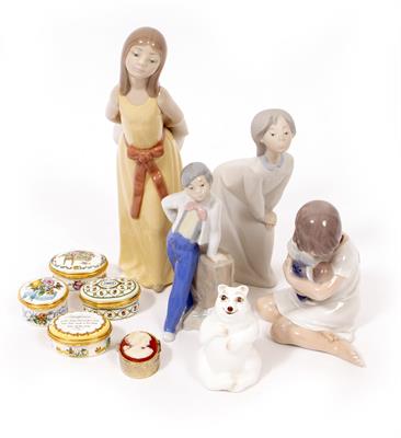 Lot 766 - A GROUP OF PORCELAIN FIGURES