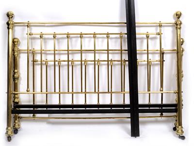 Lot 776 - A BRASS BEDSTEAD