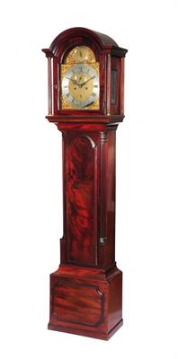 Lot 22 - A GEORGE III MAHOGANY 8 DAY LONGCASE CLOCK the 11 3/4 brass break arch dial with silvered Roman"