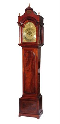 Lot 27 - A GEORGE III MAHOGANY 8 DAY LONGCASE CLOCK the 12 brass break arch dial with Roman chapter ring"