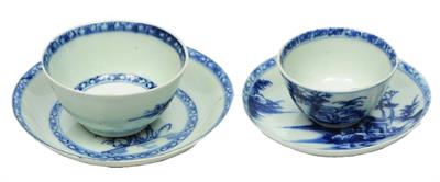 Lot 102 - TWO CHINESE BLUE AND WHITE TEA BOWLS AND SAUCERS from the Nanking Cargo