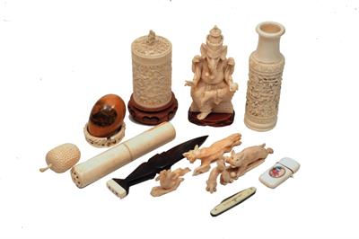 Lot 109 - A LATE 19TH/EARLY 20TH CENTURY IVORY VESTA CASE