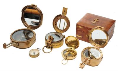 Lot 118 - A STANLEY BRASS COMPASS