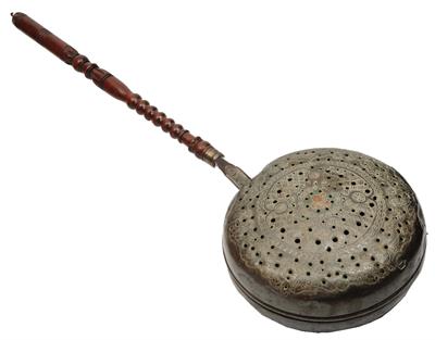 Lot 119 - A LATE 18TH/EARLY 19TH CENTURY COPPER WARMING PAN
