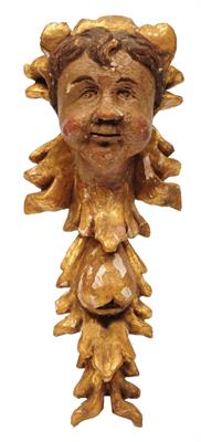 Lot 135 - AN 18TH CENTURY CARVED SOFTWOOD AND GILT GESSO WALL BRACKET