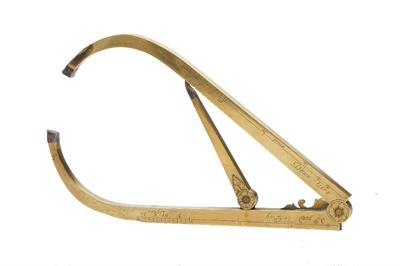 Lot 178 - AN EARLY 18TH CENTURY FRENCH BRASS GUNNERY CALLIPER