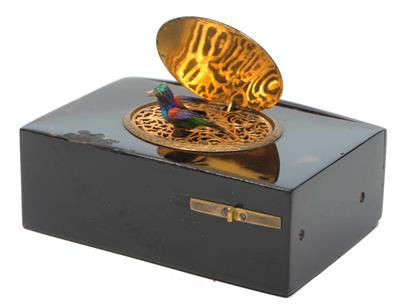 Lot 181 - A LATE 19TH CENTURY FRENCH TORTOISESHELL AND GILT MOUNTED SINGING BIRD MUSICAL BOX