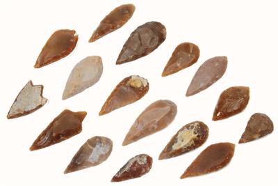 Lot 259 - SIXTEEN ENGLISH NEOLITHIC FLINT ARROW HEADS reputedly from Middlesex