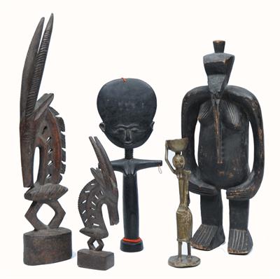 Lot 271 - A GROUP OF WEST AFRICAN ITEMS