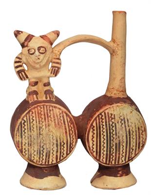 Lot 322 - A CHANCAY (PERU) POTTERY VESSEL