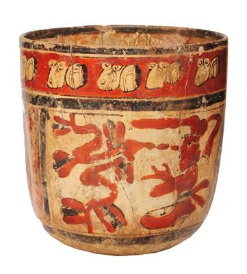 Lot 331 - A MAYAN (MEXICO) POTTERY VESSEL