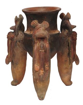 Lot 340 - A COSTA RICA POTTERY TRIPOD RATTLE ZOOMORPHIC VESSEL