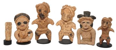 Lot 357 - A GROUP OF FIVE MEXICAN VERA CRUZ CULTURE POTTERY FIGURINES each wearing traditional dress thought