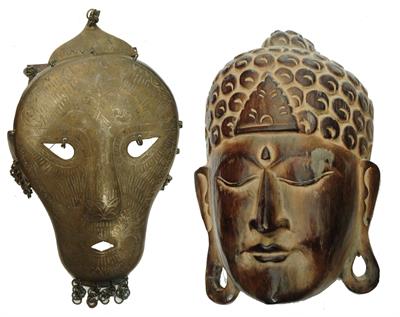 Lot 395 - A BALINESE CARVED WOODEN ZEN BUDDHA MASK
