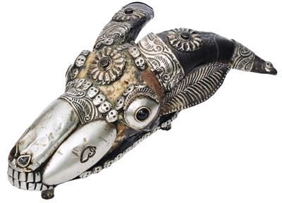 Lot 404 - AN EARLY TIBETAN SILVER METAL MOUNTED