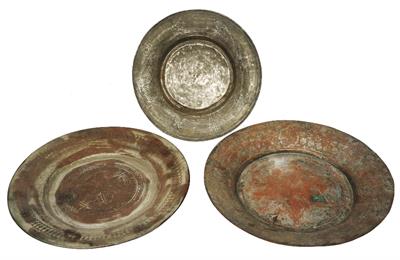 Lot 449 - AN ANTIQUE TURKISH METAL CIRCULAR DISH with simple flower decoration