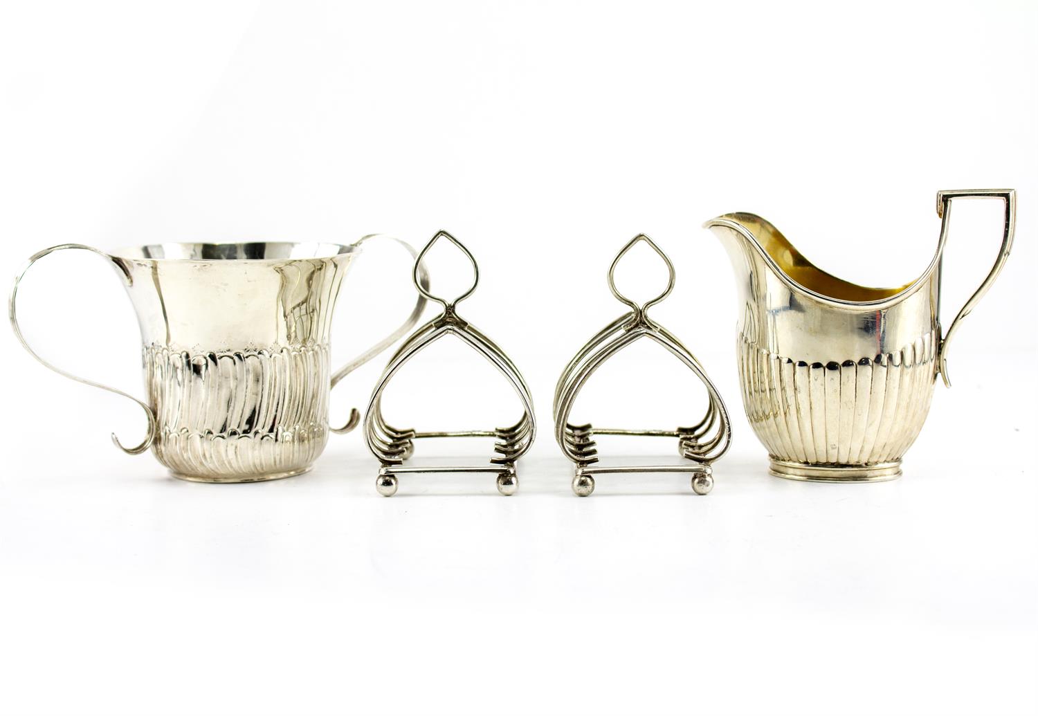 Lot 37 - A SILVER TWIN HANDLED VESSEL