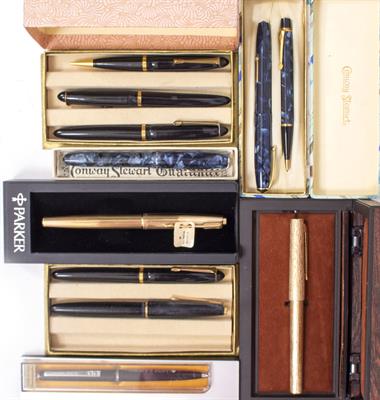 Lot 21D - A COLLECTION OF PENS AND FOUNTAIN PENS