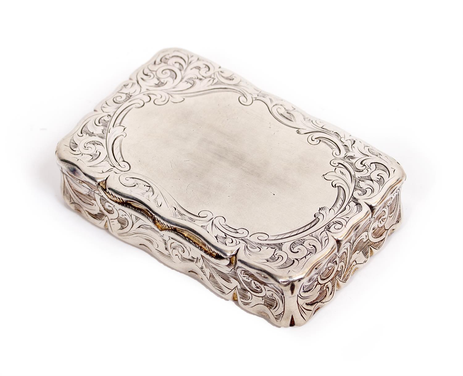 Lot 30 - A VICTORIAN SILVER SNUFF BOX