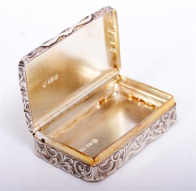 Lot 30 - A VICTORIAN SILVER SNUFF BOX