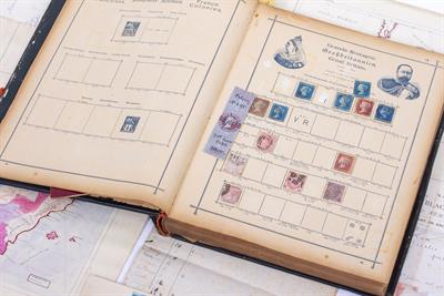 Lot 46 - INTERNATIONAL POSTAGE STAMP ALBUM