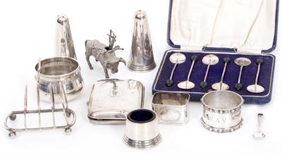 Lot 54 - A COLLECTION OF SILVER