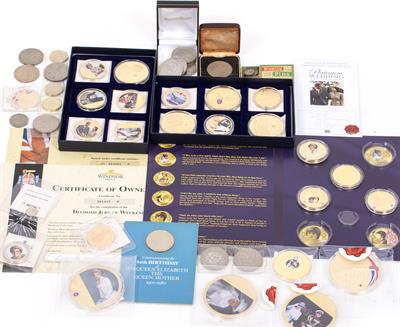 Lot 59 - A COLLECTION OF ROYAL COMMEMORATIVE COINS AND MEDALLIONS