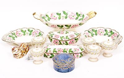 Lot 106 - A SMALL GROUP OF CHINA