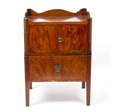 Lot 145 - A GEORGIAN STYLE MAHOGANY POT CUPBOARD