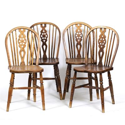 Lot 146 - A SET OF FOUR 20TH CENTURY WHEEL BACKED KITCHEN CHAIRS