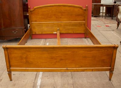 Lot 154 - A CONTEMPORARY SELVA HARDWOOD DOUBLE BED
