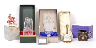 Lot 235 - A COLLECTION OF COMMEMORATIVE CERAMICS AND GLASS