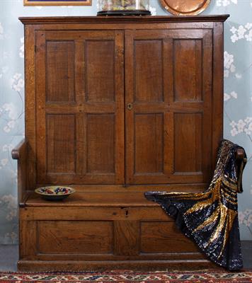 Lot 250 - AN 18TH CENTURY OAK BACON SETTLE