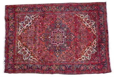Lot 276 - A 20TH CENTURY HERIZ SHERABIN RUG OR SMALL CARPET