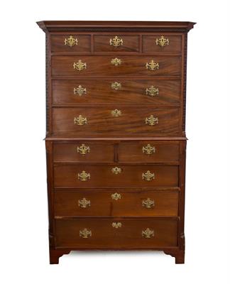 Lot 282 - A MAHOGANY CHEST ON CHEST