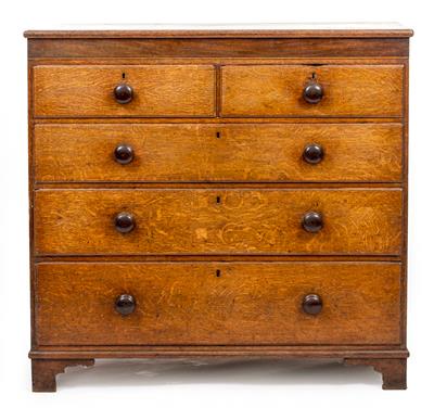 Lot 292 - A VICTORIAN OAK CHEST OF TWO SHORT AND THREE LONG DRAWERS