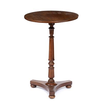 Lot 294 - AN OAK TORCHERE